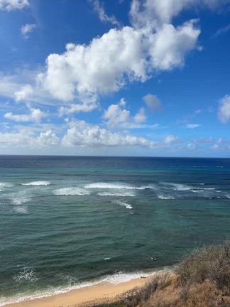 ダイヤモンドヘッドルックアウトまでウォーキングの記事動画