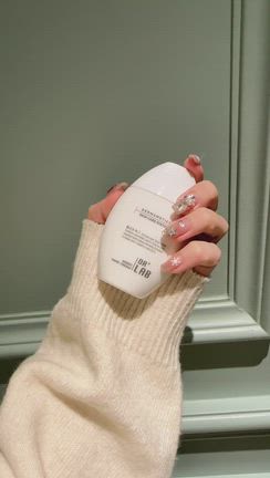 極寒のソウルに到着！真っ先にしたのは“手の甲メンテ”の記事動画