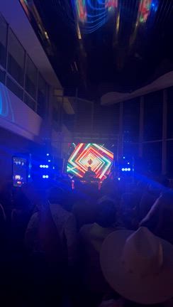 ファーストクラス✈️で初のプエルトリコへの記事動画