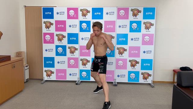 総合格闘家井川智貴さんパンクラスプロ昇格報告の記事動画