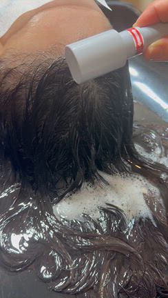 年齢とともに髪が細くなる…大人女性のための頭皮ケアとびまん性脱毛症対策の記事動画