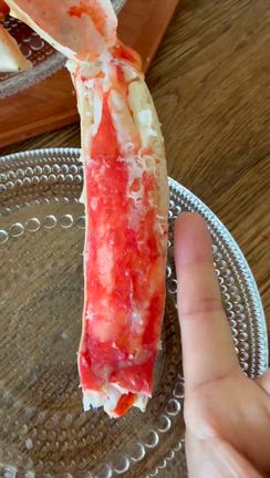 大のカニ好きが悶絶した極上タラバ蟹の記事動画