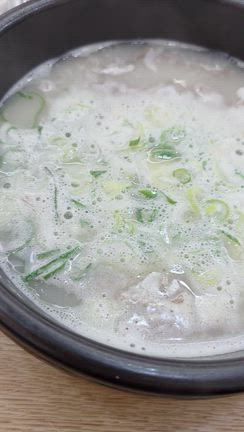 神仙ソルロンタンで今まで注文したことがないメニューにチャレンジの記事動画