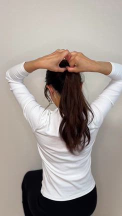 ゴム一本30秒でできる簡単ヘアアレンジの記事動画