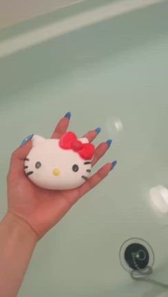 キティーちゃんのバスボムを使った結果の記事動画