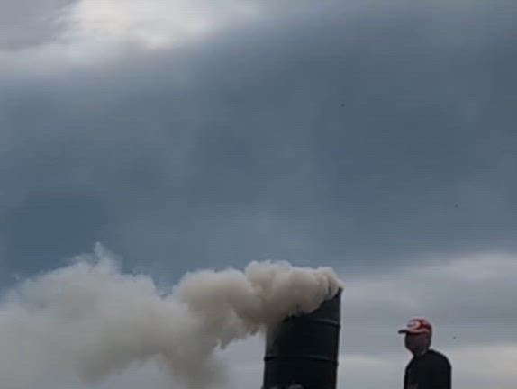 150個の風船飛ばしてお祝いの記事動画