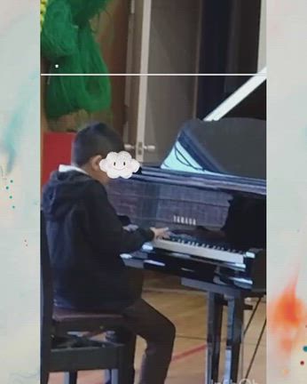 教室のピアノ男子が学芸会の伴奏者として活躍しました！【宇美町　ひらやまピアノ教室】志免町・須恵町の記事動画