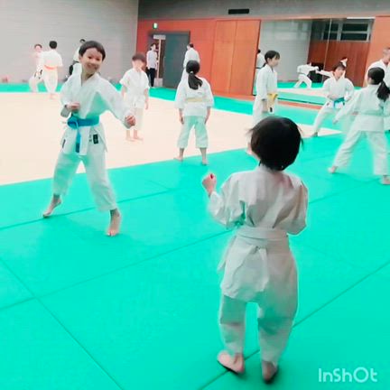 熱気あふれる武道場⭐️中野区空手道教室の記事動画