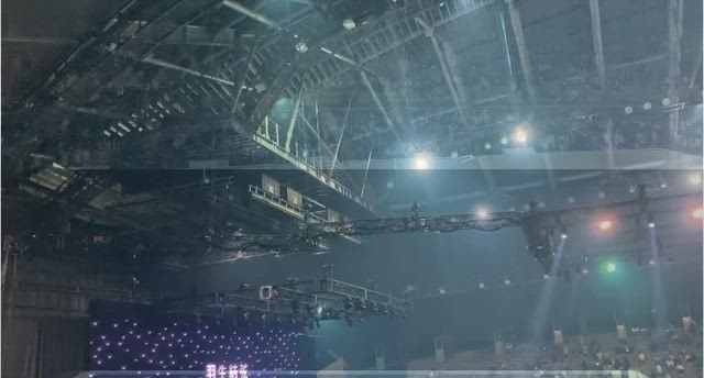 Don’t carry the world upon your shoulders.の記事動画