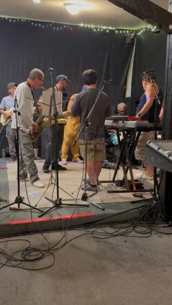 レッチリ、フリーに再会の記事動画