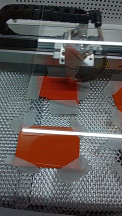 久々のレーザー加工機始動！の記事動画