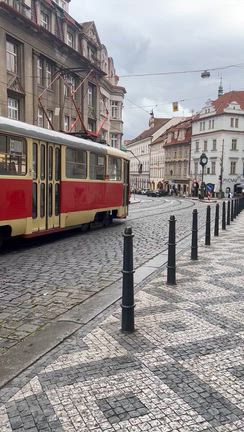 チェコプラハの記事動画