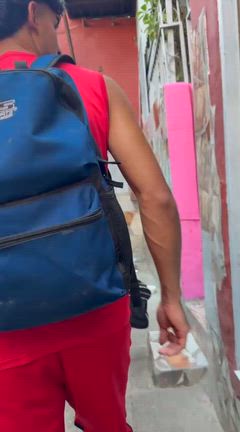 パラグアイのスラム街での試合の記事動画