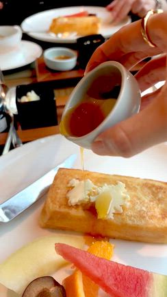 ●オークラ東京のフレンチ「オーキッド」にて伝統のフレンチトーストランチ（東京・虎ノ門）の記事動画