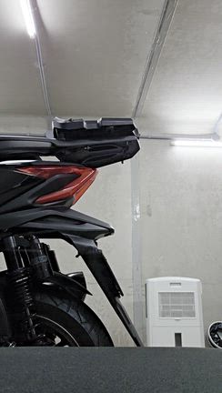 リヤサスペンション　プリロード調整の記事動画