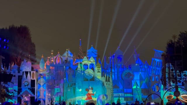 DLR70th】感動の5分間「タペストリー・オブ・ハピネス」 | スミレの空