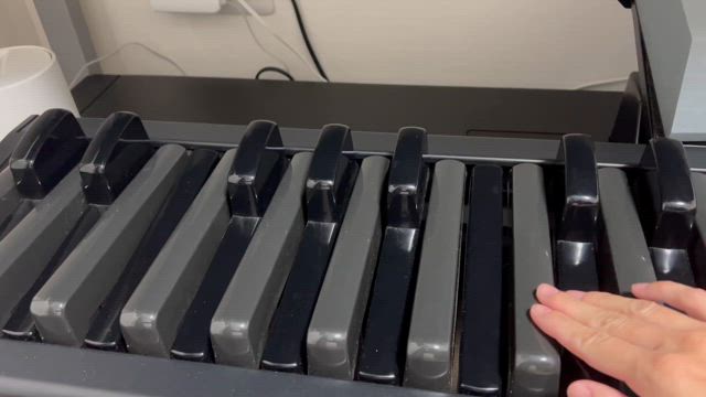 エレクトーン補助ペダルから異音の記事動画