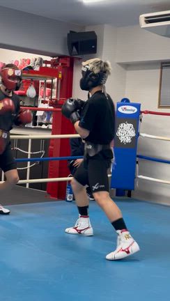 韓亮昊の胸を借りた中里陽向の記事動画