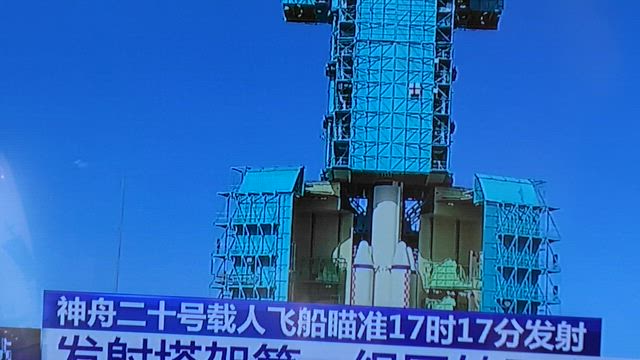 中国のテレビ中継ロケット発射＋連載４コマ漫画笑劇の一歩２７８歩２７９歩の記事動画