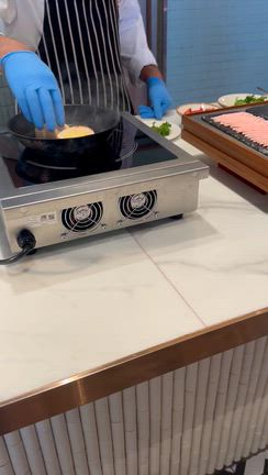 タイ「センタラ グランド アット セントラルワールド」の朝食ブュッフェの記事動画