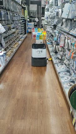 ホームセンターで出会った凄い！！ネコ？！ワンちゃん？！ロボ！！！の記事動画