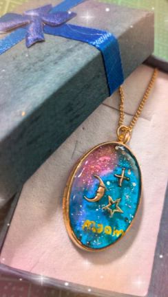 #初心者でも楽しいレジンアート　作り方の記事動画