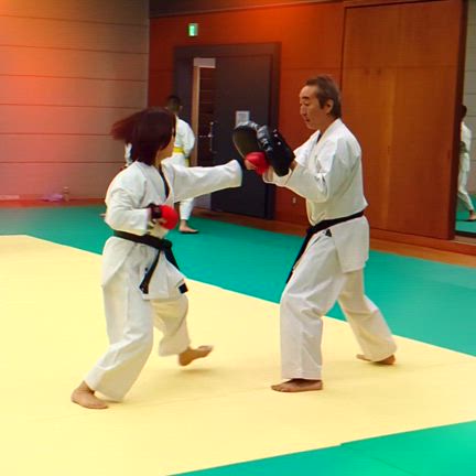熱気溢れる練習風景⭐️中野区空手道教室の記事動画