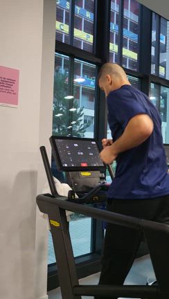 ジムでトレーニング❕の記事動画