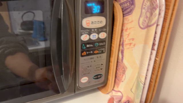 さよなら近い今年29歳の電子レンジ…。〜鉢の場所替え。の記事動画