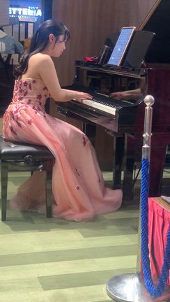 花は咲く／ミニオンおばさん登場の記事動画