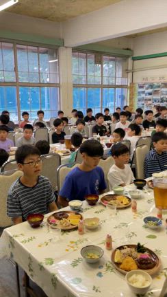 夏合宿夕食の記事動画