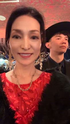 吉田会長ファミリーと過ごすクリスマスパーティへの記事動画