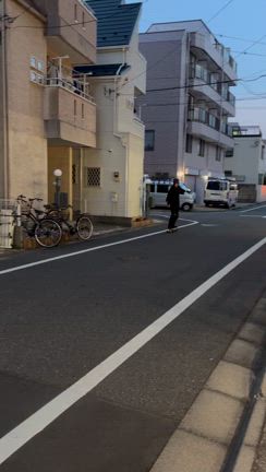 最近女性からのサーフスケートレッスン申し込みが多いんですよ٩(^‿^)۶の記事動画