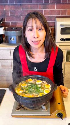 年末はお金がないから醤油ラーメン鍋です！！の記事動画