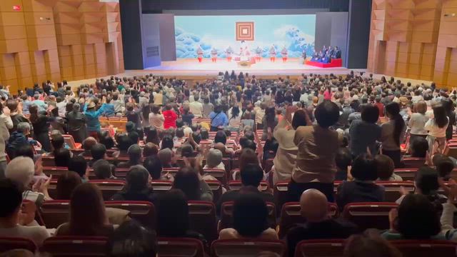 文京区での舞台の記事動画