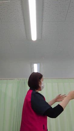 肩甲骨を動かそう！の記事動画