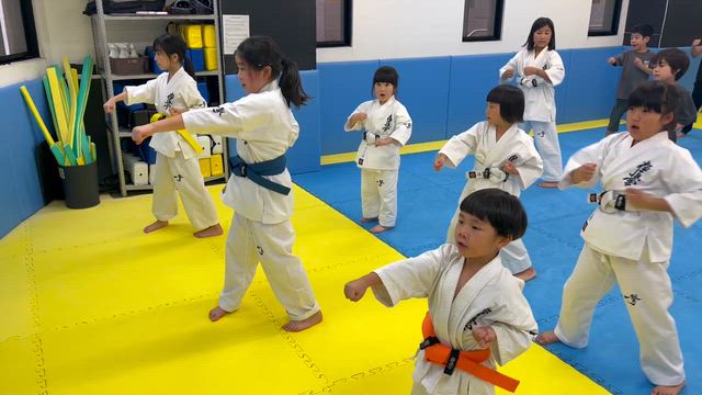 稽古の様子の記事動画