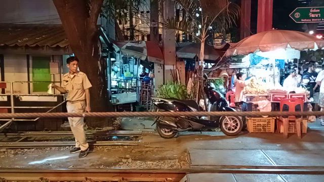 バンコク旅行夫婦編①渡タイの記事動画