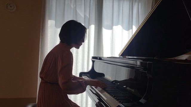 ピアノとお菓子の会の記事動画