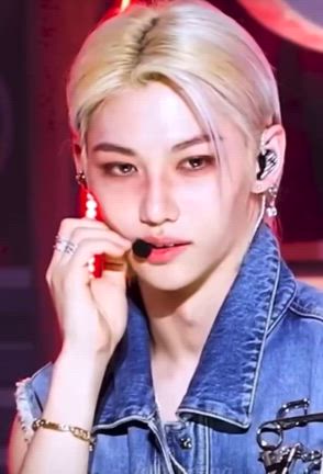 スキズ　強いひよこパリに到着❤️で春のピリペン祭り開催中❤️の記事動画