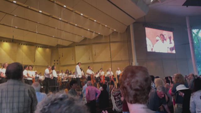 小澤征爾さんが60年前に指揮された場所だったのか…の記事動画