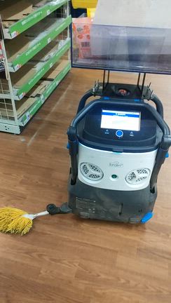 ホームセンターで出会った凄い！！ネコ？！ワンちゃん？！ロボ！！！の記事動画