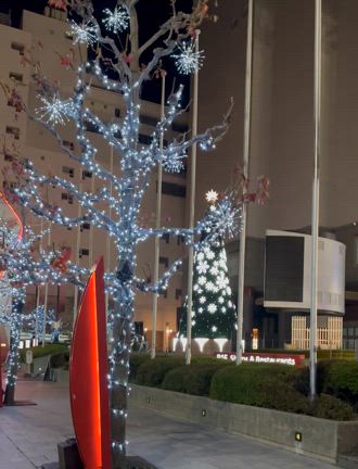 岡山のコンサート終演後に広島入りの記事動画