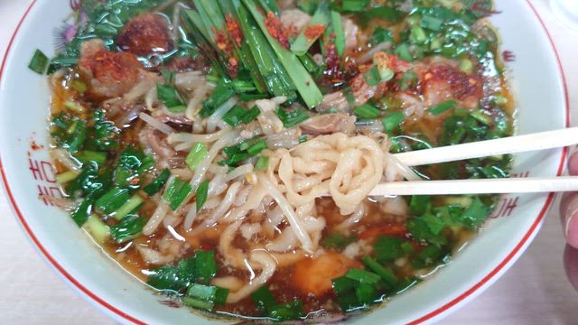 自家製麺 麺屋にぼすけ美郷店☆ニラソバ　極み　極太手揉み麺ver.の記事動画
