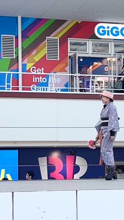 着物初心者さんのお客様が着物ファッションショーの記事動画