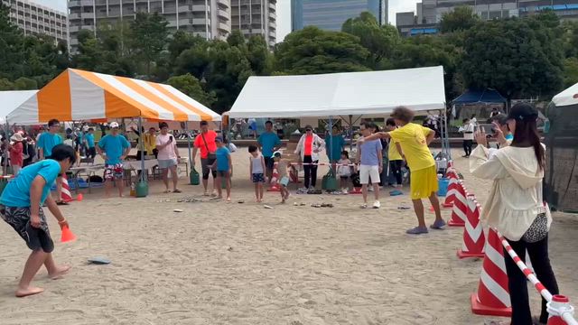 港区水辺フェスタでボートレース応援！ビーサン飛ばしなども。の記事動画