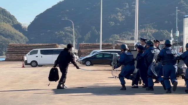 テロ対策訓練の記事動画