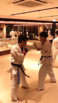 本日の神戸本部　空手一般部の記事動画