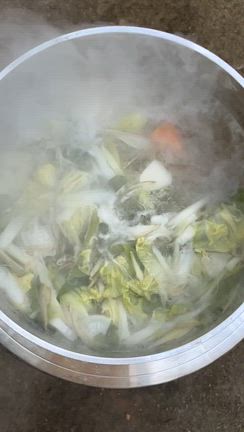 湯気までおいしい！焚き火×蕎麦打ち×直火けんちん【野外温活堂レポ】の記事動画