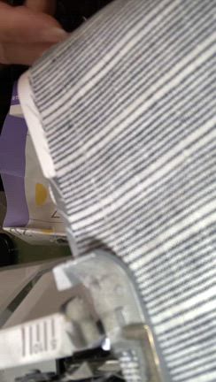 カーブのある所のロックミシンのかけ方の記事動画